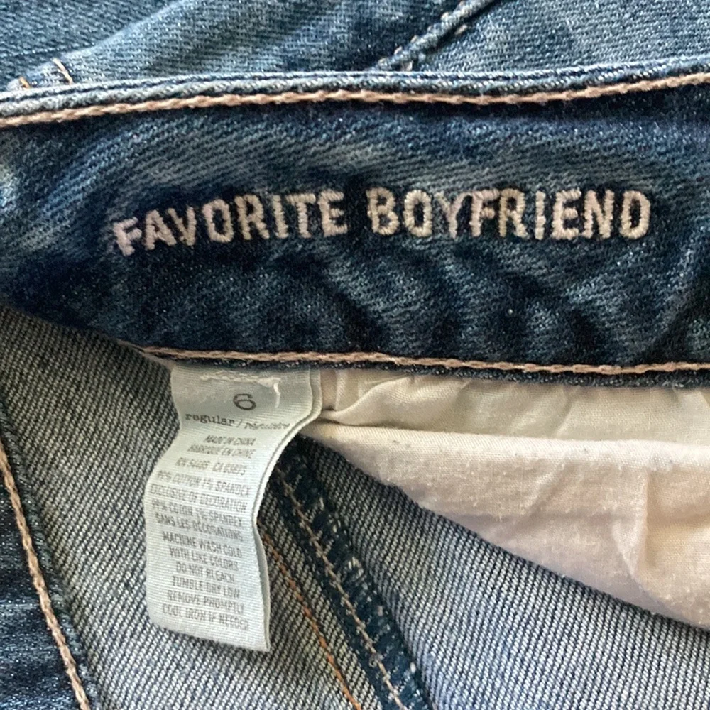 American Eagle boyfriend jeans.  Size 6 in great condition - Picture 5 of 7